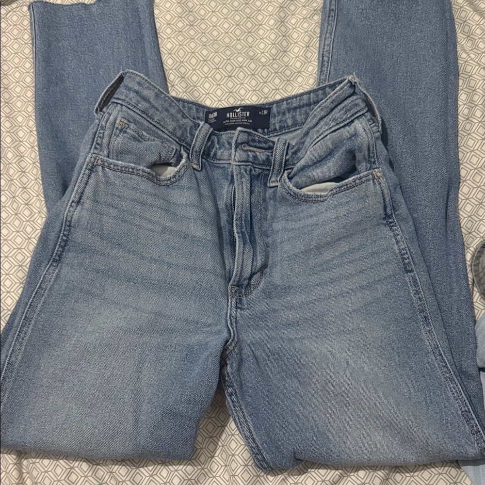 Hollister Women's Light Blue Straight Leg Jeans